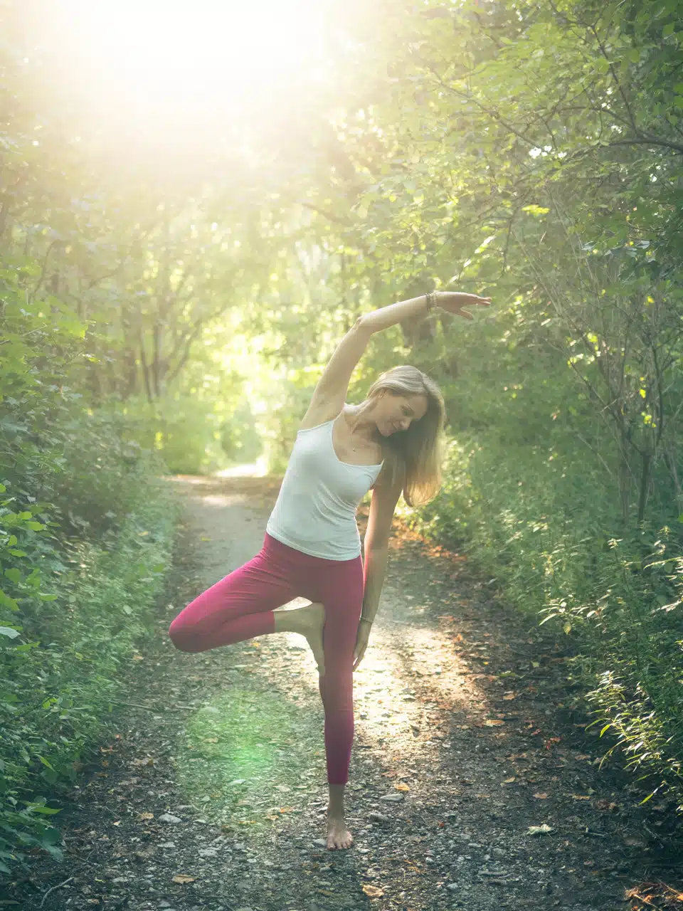 female flow physio-yoga nadine petzel wald licht